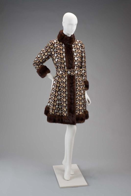 Woman's ensemble in two parts (coat and belt)