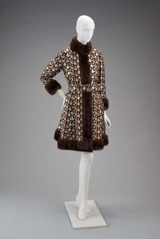 Woman's ensemble in two parts (coat and belt)