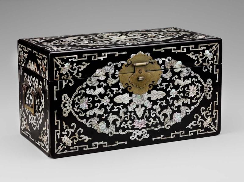 Rectangular chest
