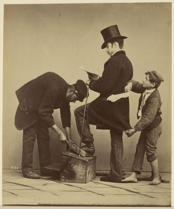 Shoeshine and pickpocket