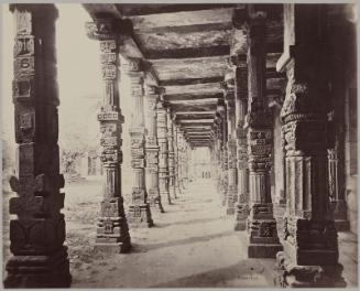 Colonnade of Hindoo Pillars at the Kuture/Delhi