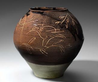 Tsubo with incised decoration of birds