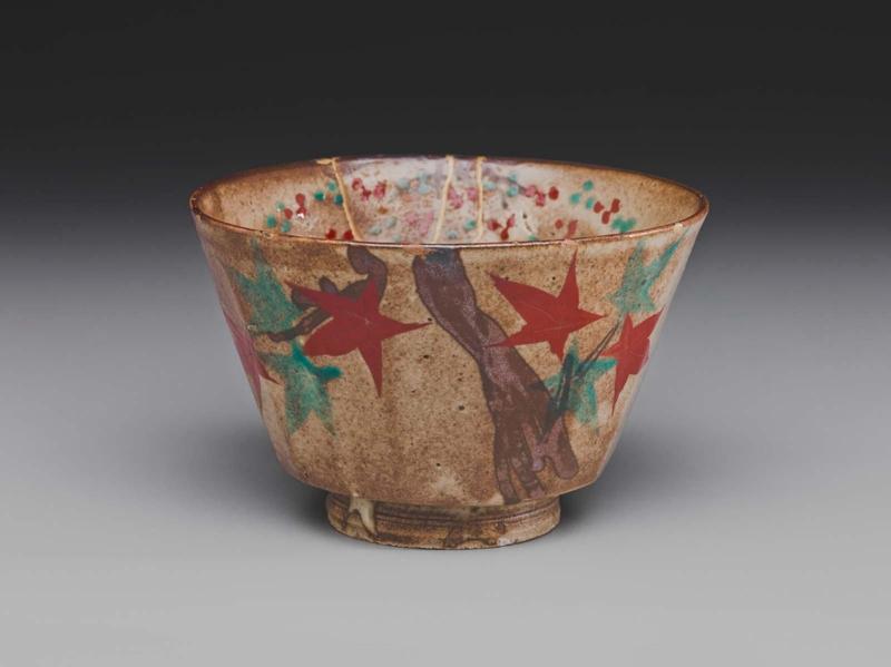 Bowl with maple leaves design