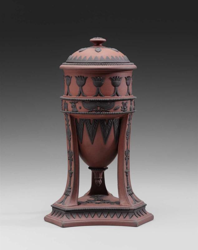 Tripod vase