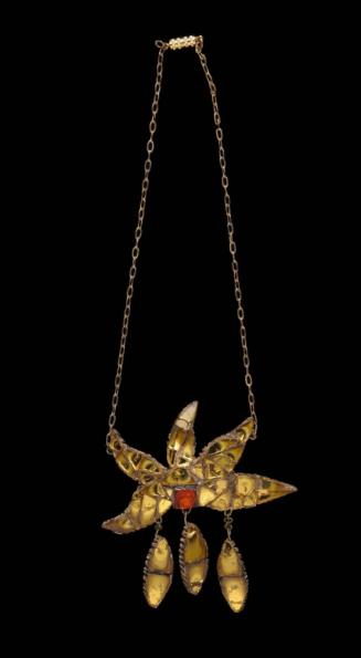 Woman's necklace