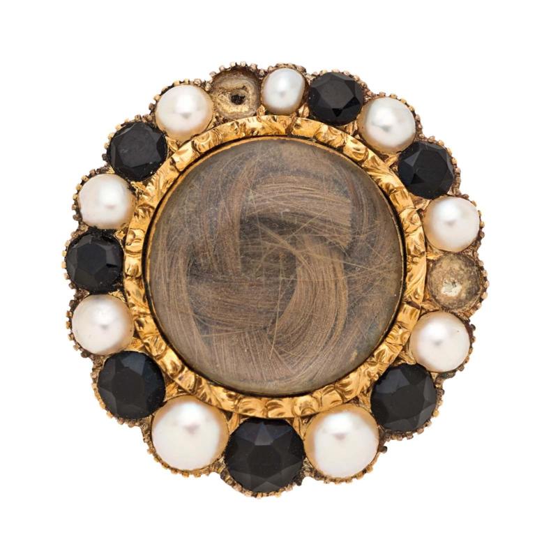 Memorial brooch