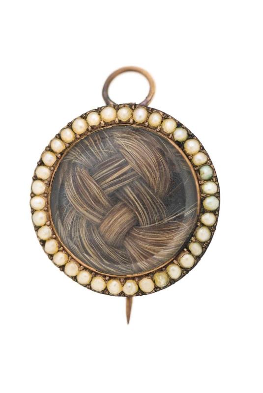 Memorial brooch