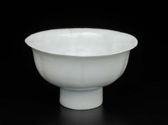 Stem cup with foliated rim