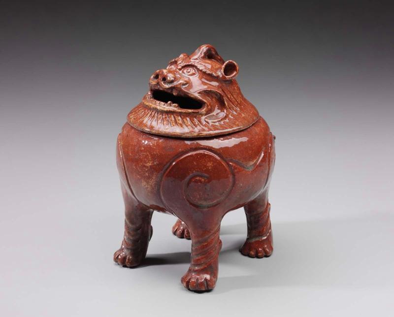 Incense burner in the shape of lion