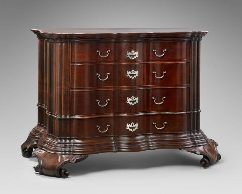 Chest of drawers (cómoda)