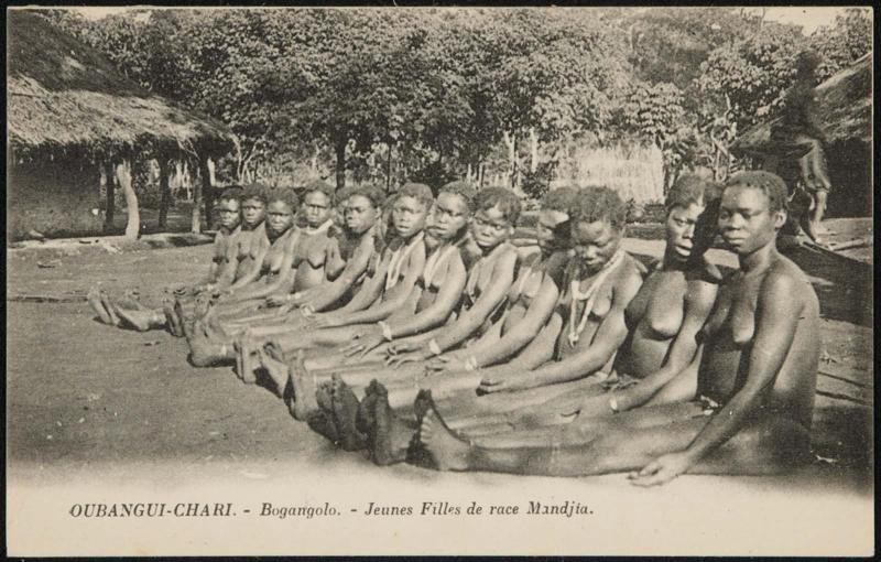 OUBANGUI-CHARI. - Bogangolo. - Jeunes Filles de race Mandjia.