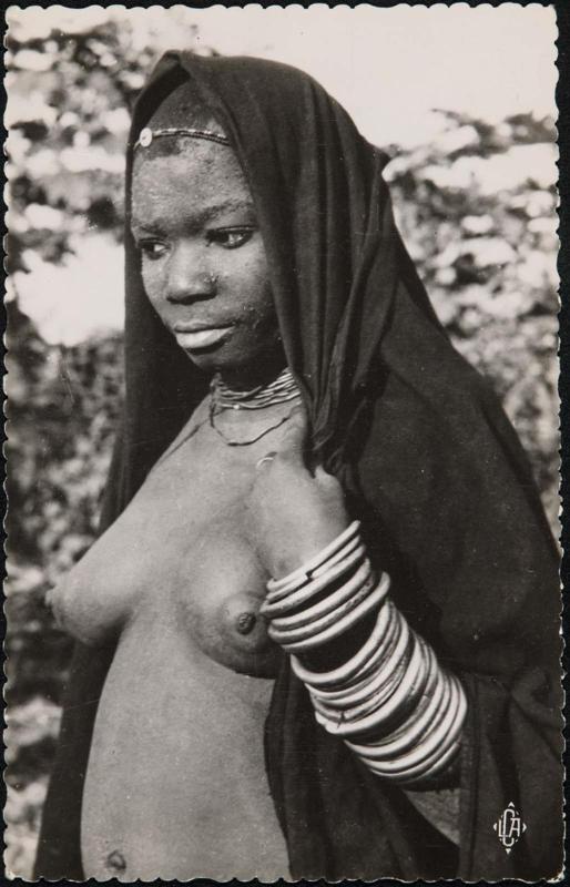 A.E.F. - Femme Bakota