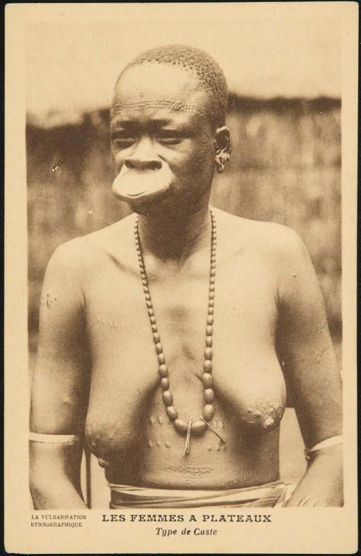 LES FEMMES A PLATEAUX. Type de Caste