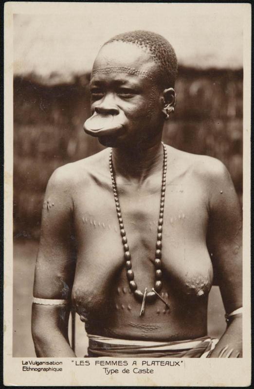 "LES FEMMES A PLATEAUX" Type de Caste