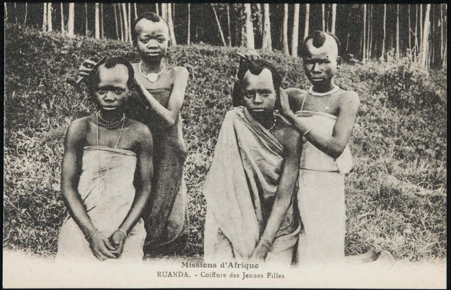 Missions d'Afrique; RUANDA. - Coiffure des Jeunes Filles