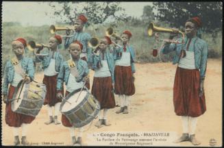 CONGO FRANÇAIS. - BRAZZAVILLE; La Fanfare du Patronage sonnant l'arrivée de Monseigneur Augouard