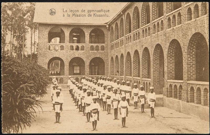 La leçon de gymnastique à la Mission de Kissantu
