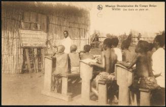 Watsa; Une école en plein air.