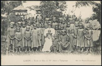 GABON - Ecole de filles de Mlle Anne à Talagouga