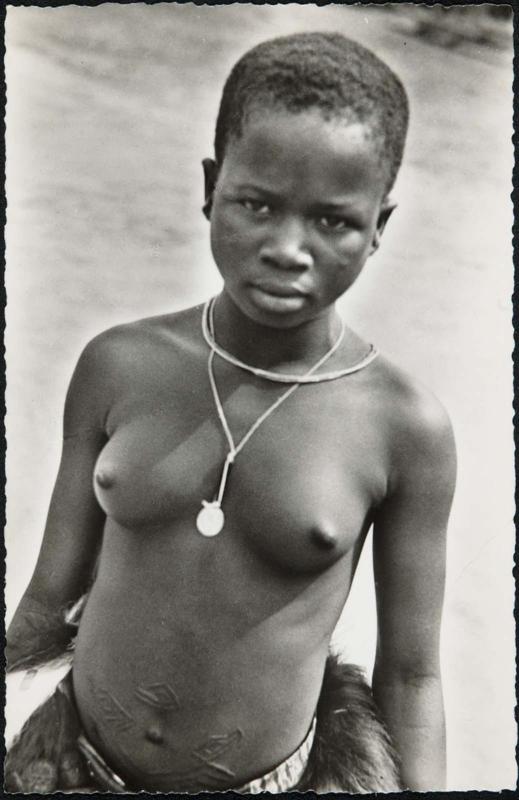 MWEKA (Congo Belge); Jeune fille Bakete