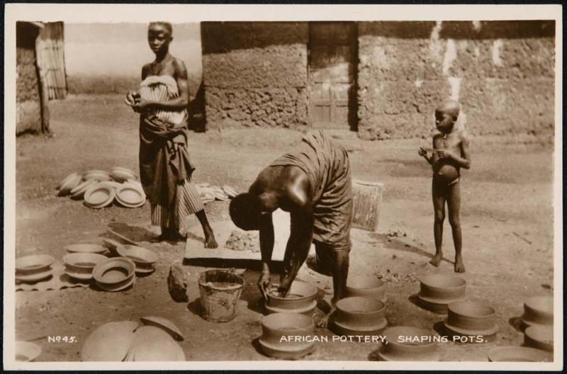 AFRICAN POTTERY, SHAPING POTS.