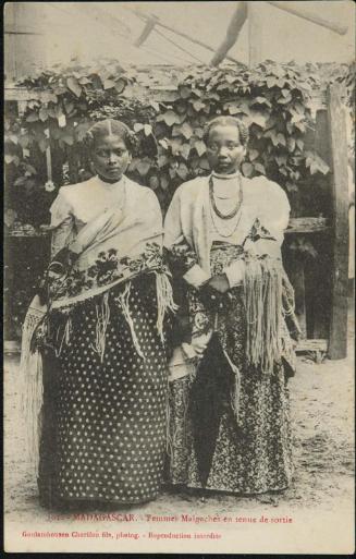 MADAGASCAR. - Femmes Malgaches en tenue de sortie