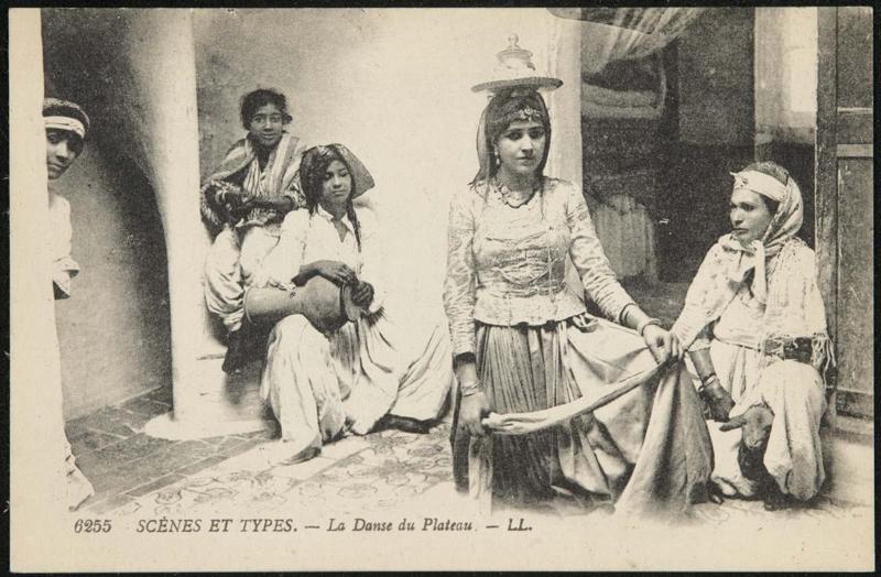 SCÈNES ET TYPES. - La Danse du Plateau. - LL
