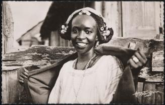 A.O.F. Jeune femme Peul