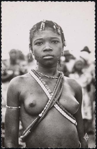OUBANGUI-CHARI: danseuse Sango