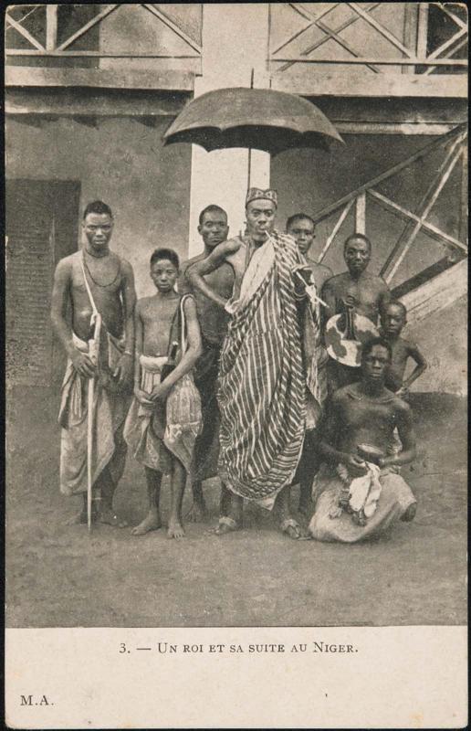 UN ROI ET SA SUITE AU NIGER.