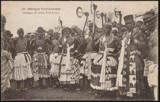 Afrique Occidentale. Groupe de chefs Féticheurs.