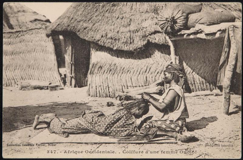 Afrique Occidentale. Coiffure d'une femme Ouolof