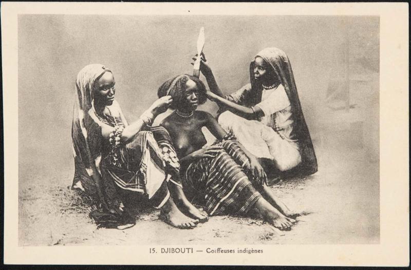 DJIBOUTI - Coiffeuses indigènes