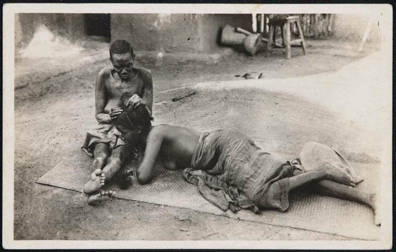 A.O.F. - GUINÉE. Coiffeuse