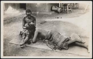 A.O.F. - GUINÉE. Coiffeuse