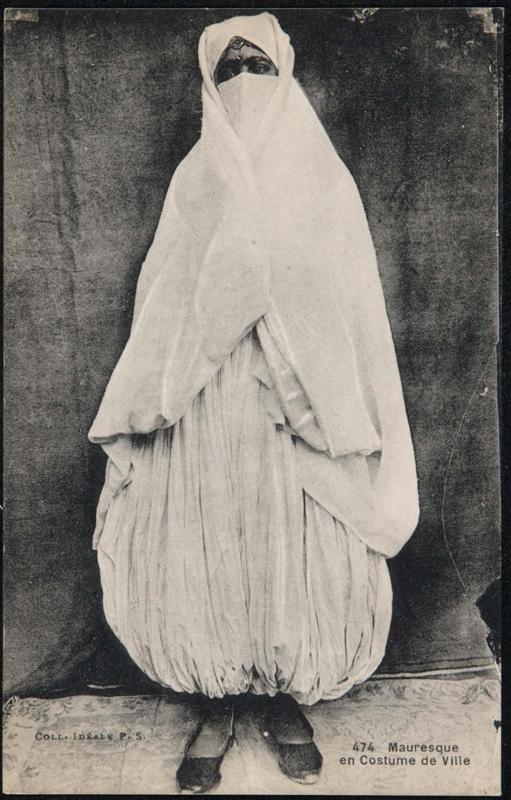 Mauresque en Costume de Ville
