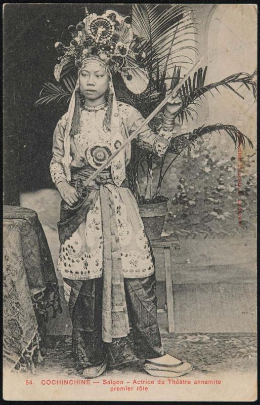 COCHINCHINE - Saïgon - Actrice du Théâtre annamite premier rôle