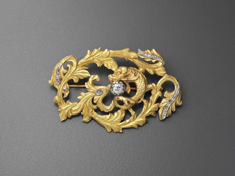 Brooch with fish and acanthus leaves