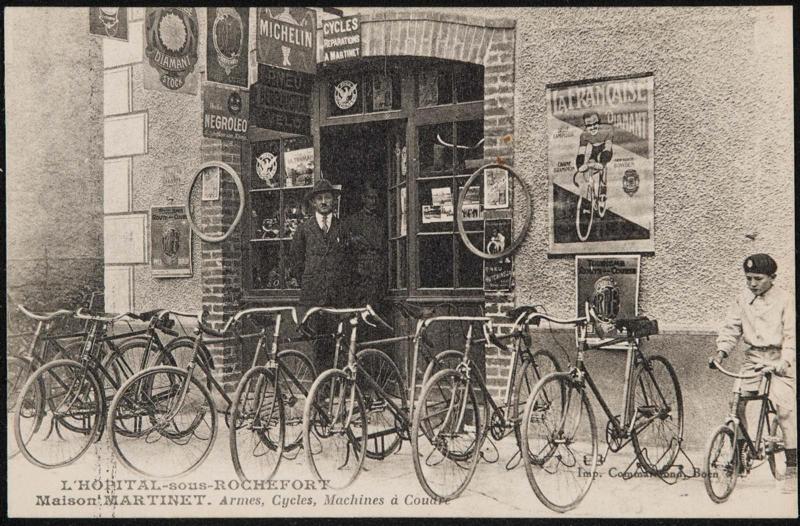 L'Hopital-sous-Rochefort Maison Martinet. Armes, Cycles, Machines à Coudre