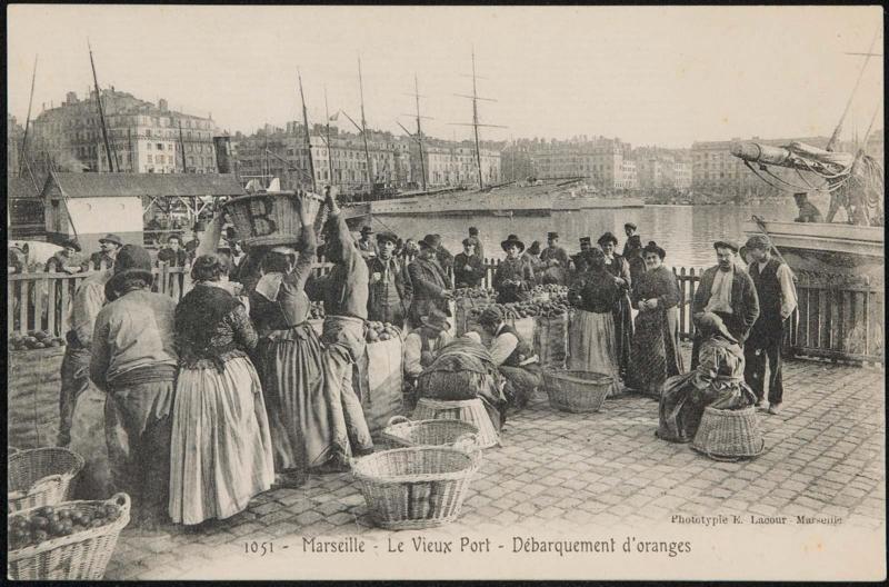 Marseille - Le Vieux Port - Débarquement d'oranges