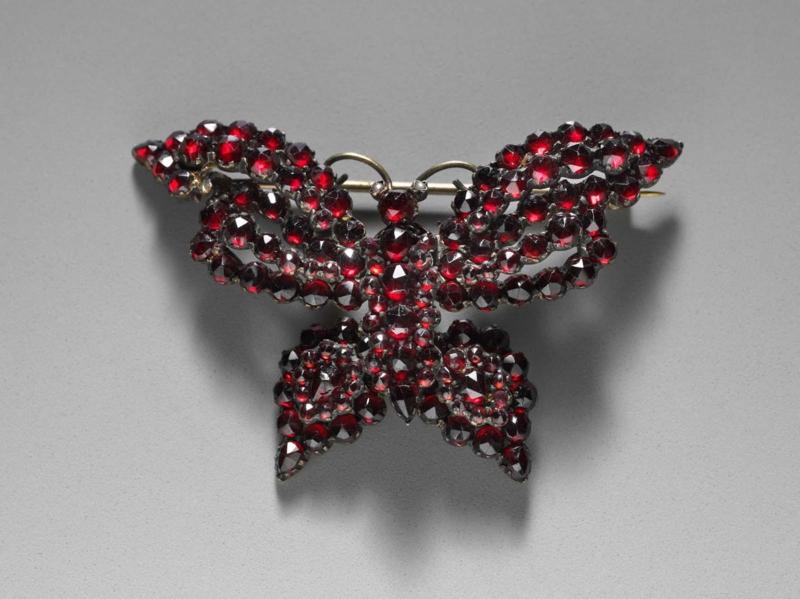 Butterfly pin