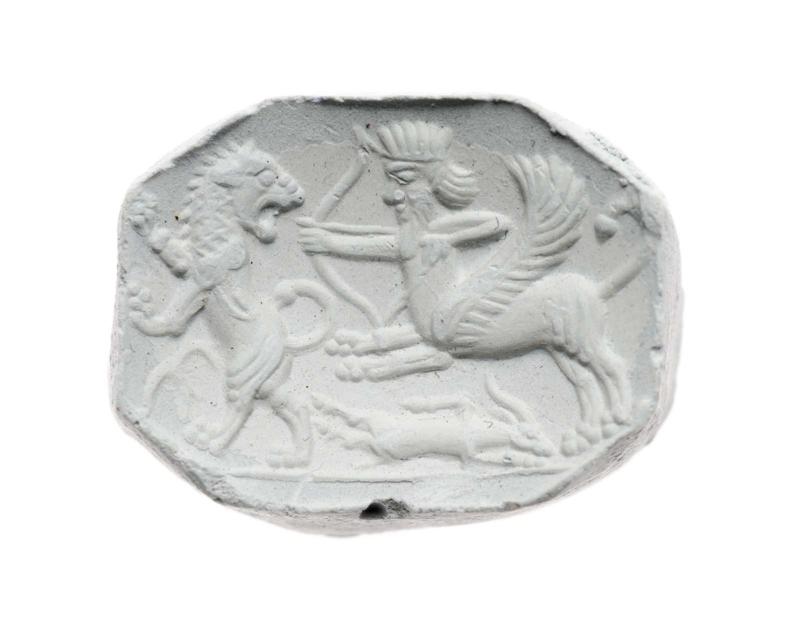 Pyramidal seal with hunting scene