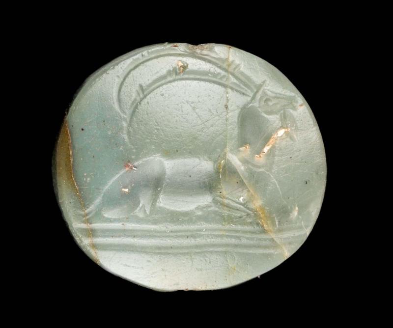 Lentoid seal with an ibex