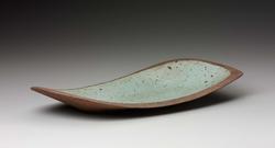 Assymmetrical platter