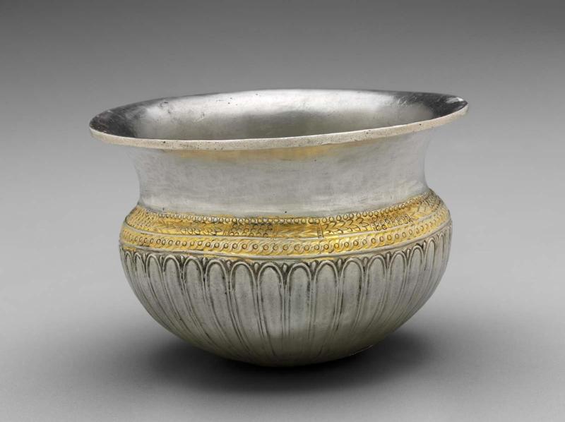Drinking bowl