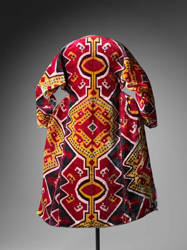 Woman's ceremonial coat (munisak)