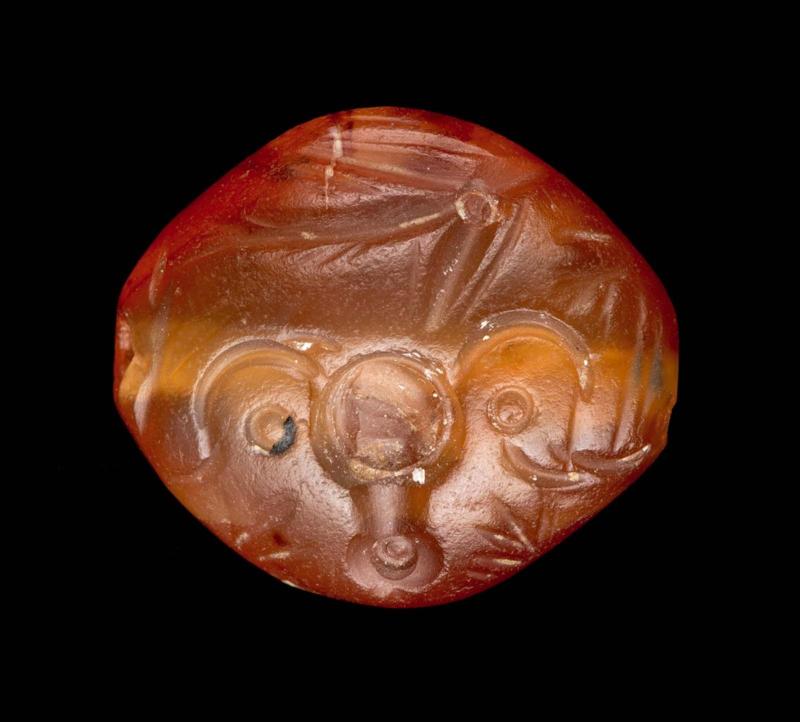 Amygdaloid seal with bull's skull (bucranium)