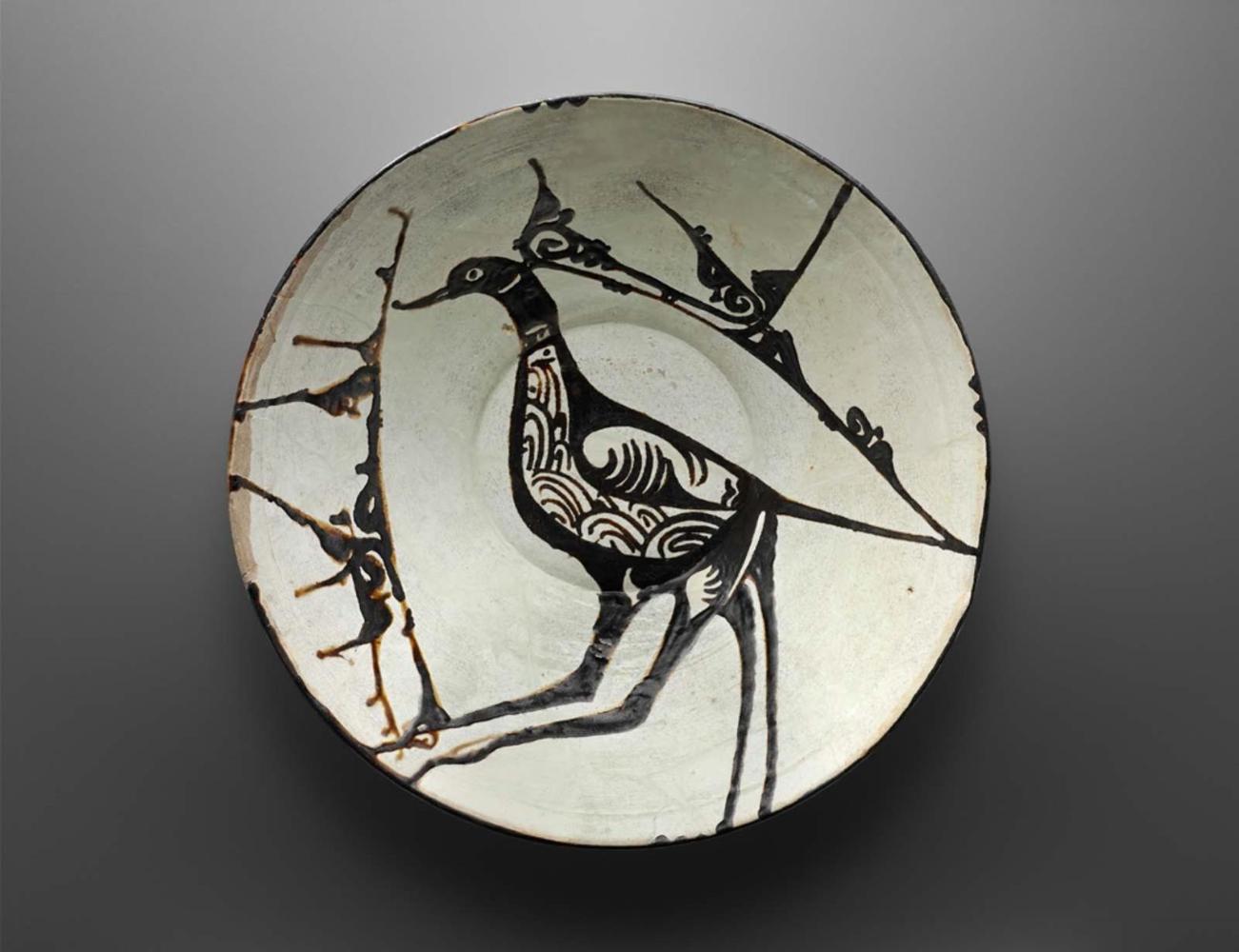 Bowl with peacock