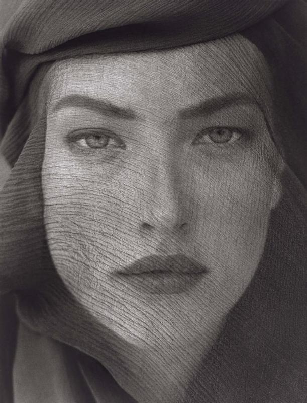Tatjana Veiled Head, Tight View, Joshua Tree