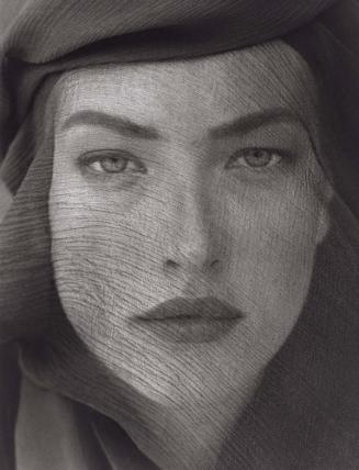 Tatjana Veiled Head, Tight View, Joshua Tree
